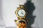 645[1]-מתנה נפלאה ומעוצבת ויה וונטו איטליה . שעון   עשוי מקרמיקה וטרקוטה . השעון מוטבע וחתום 